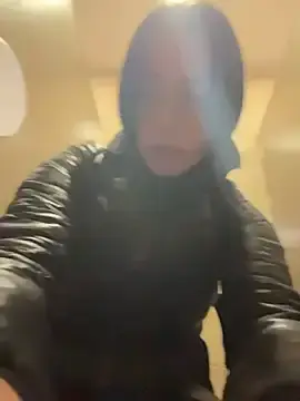 Stripchat Live Sex Cam of CrazzyChicks