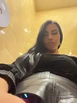 Stripchat Free Live Porn of CrazzyChicks