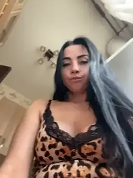 Stripchat Watch Live Sex Cams of CrazzyChicks