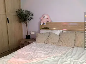 Stripchat Watch Live Sex Cams of VivianKings