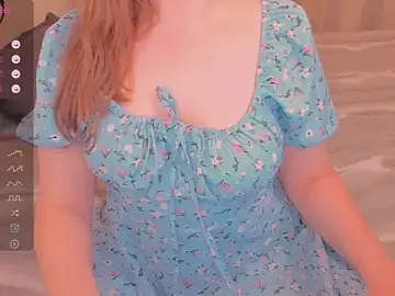 Stripchat Sex Cam of kira_lm