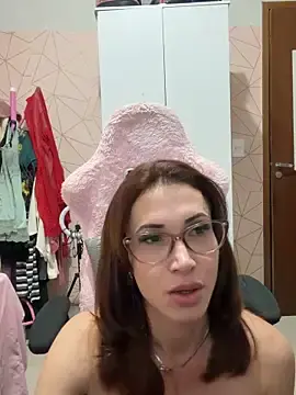 Stripchat Sex Cam of Irresistible24