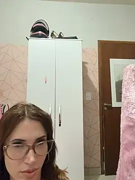 Stripchat Sex Cam of Irresistible37