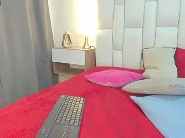 Stripchat Live Sex Cam of mask_red_girl
