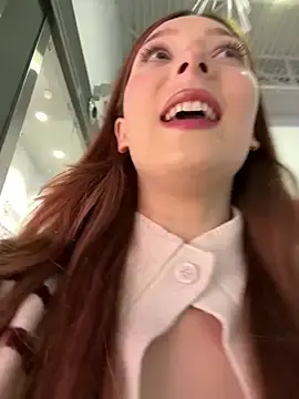 Stripchat Live Sex Cam of LilluKatten