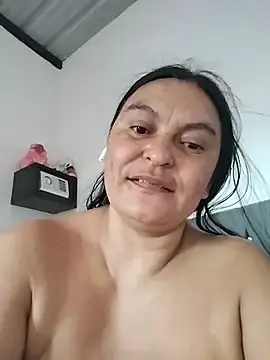 Stripchat Adult Webcam of Horny-Mommy-Dirty