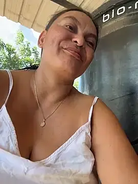 Stripchat Live Sex Cam of Horny-Mommy-Dirty