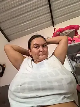 Stripchat Live Sex Cam of Horny-Mommy-Dirty