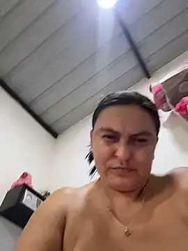 Stripchat Free Porn Cam of Horny-Mommy-Dirty