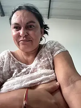 Stripchat Sex Cam of Horny-Mommy-Dirty