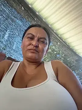 Stripchat Live Sex Cam of Horny-Mommy-Dirty
