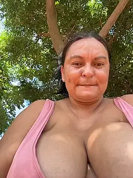 Stripchat Sex Cam of Horny-Mommy-Dirty