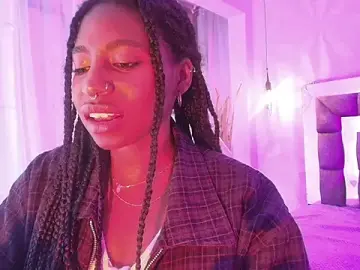 Stripchat Live Sex Cam of Queen_perla_