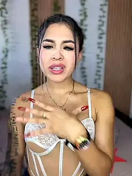Stripchat Live Sex Cam of Eveliin__