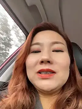 Stripchat Live Sex Cam of Elowen-520
