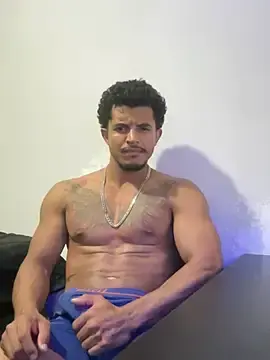 Stripchat Adult Webcam of Sanicrt
