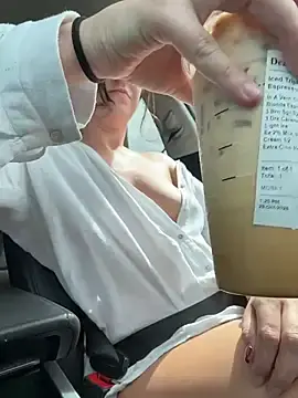 Stripchat Free Porn Cam of sweetsirenn
