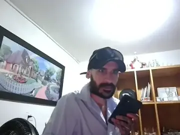 Stripchat Live Sex Cam of kaiser679_