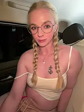 Stripchat Sex Cam of LinaLeana