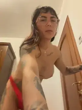 Stripchat Free Porn Cam of missdirtyhot_