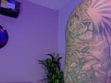 Stripchat Sex Chat of tony_muscle
