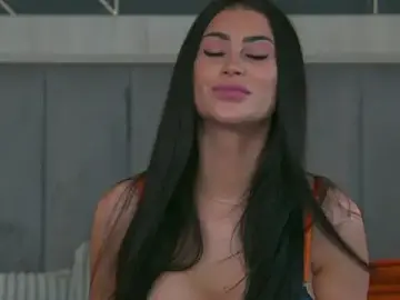 Stripchat Free Live Porn of EmyLaveau