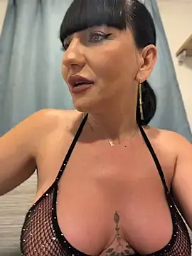 Stripchat Live Sex of MysticCleo