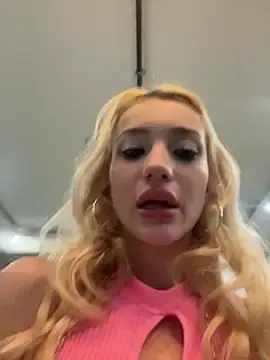 Stripchat Free Porn Cam of cceren35