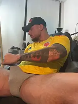 Stripchat Free Live Porn of DimitriSullivan_