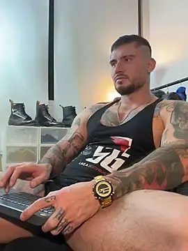Stripchat Adult Webcam of DimitriSullivan_