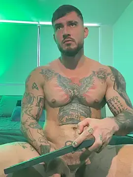 Stripchat Sex Cam of DimitriSullivan_