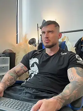 Stripchat Free Live Porn of DimitriSullivan_