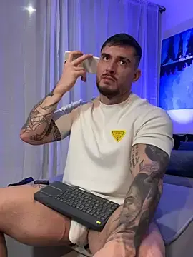 Stripchat Adult Webcam of DimitriSullivan_