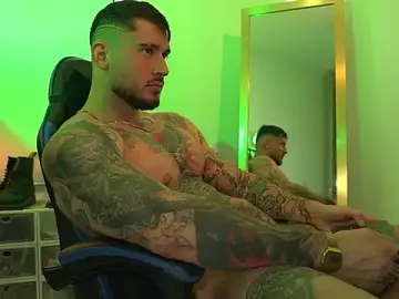 Stripchat Sex Cam of DimitriSullivan_
