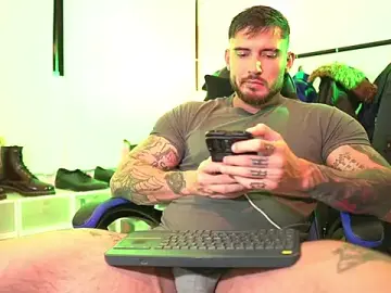 Stripchat Adult Webcam of DimitriSullivan_