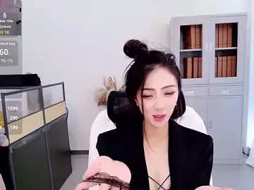 Stripchat Live Sex Cam of yangyang-777
