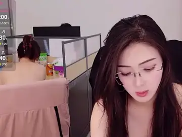 Stripchat Adult Webcam of yangyang-777