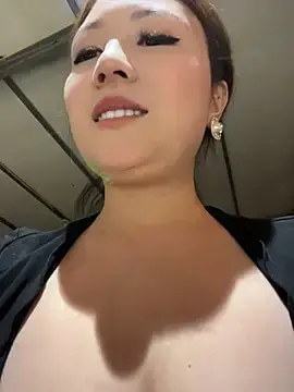 Stripchat Best Webcam of Lola666999