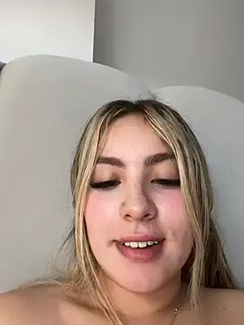 Stripchat Adult Webcam of Cloee_Rainbow1