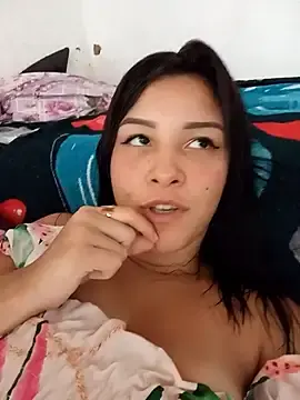 Stripchat Free Porn Cam of maluzinha2023
