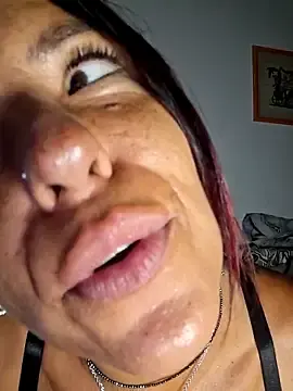Stripchat Free Porn Cam of allyson22andy