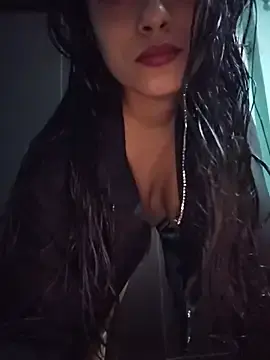 Stripchat Free Porn Cam of sexyindi_couple