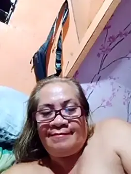 Stripchat Live Porn of vickyhot1966