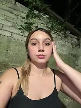 Stripchat Sex Cam of hotamanda01