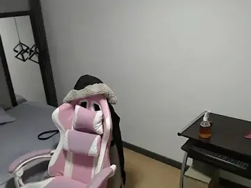 Stripchat Live Sex Cam of JessiDovee