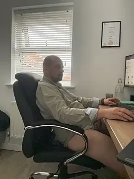 Stripchat Nude Webcam of NakedAndrewHot