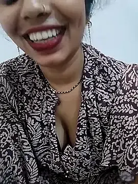 Stripchat Live Sex of KAJALBHABHI_