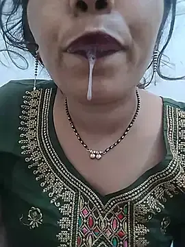 Stripchat Adult Video Chat of KAJALBHABHI_