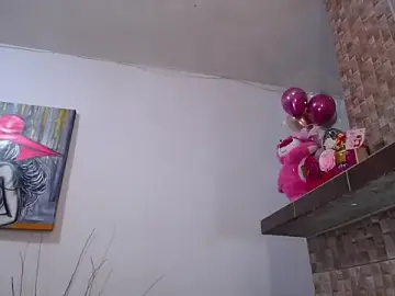 Stripchat Adult Webcam of RinnaMoys