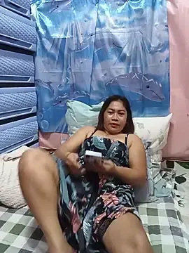 Stripchat Live Sex Cam of SweetChubbyMommy_02